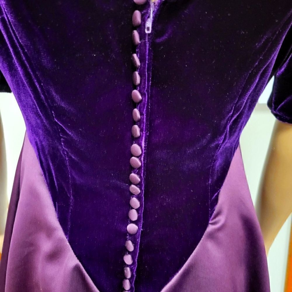 Alfred Angelo Velvet Gown   - Picture 4 of 6